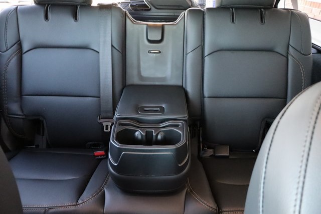 2025 Jeep Wrangler Sahara photo 38