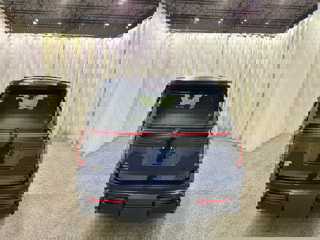 2025 Nissan Armada photo 3