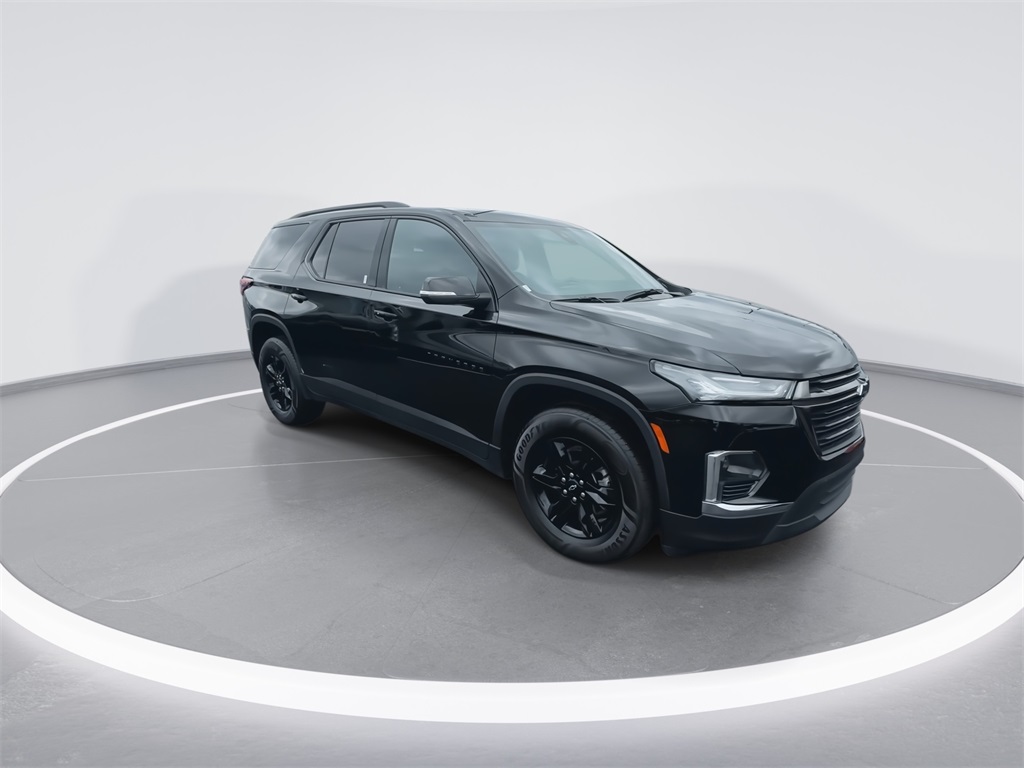 2023 Chevrolet Traverse photo 2