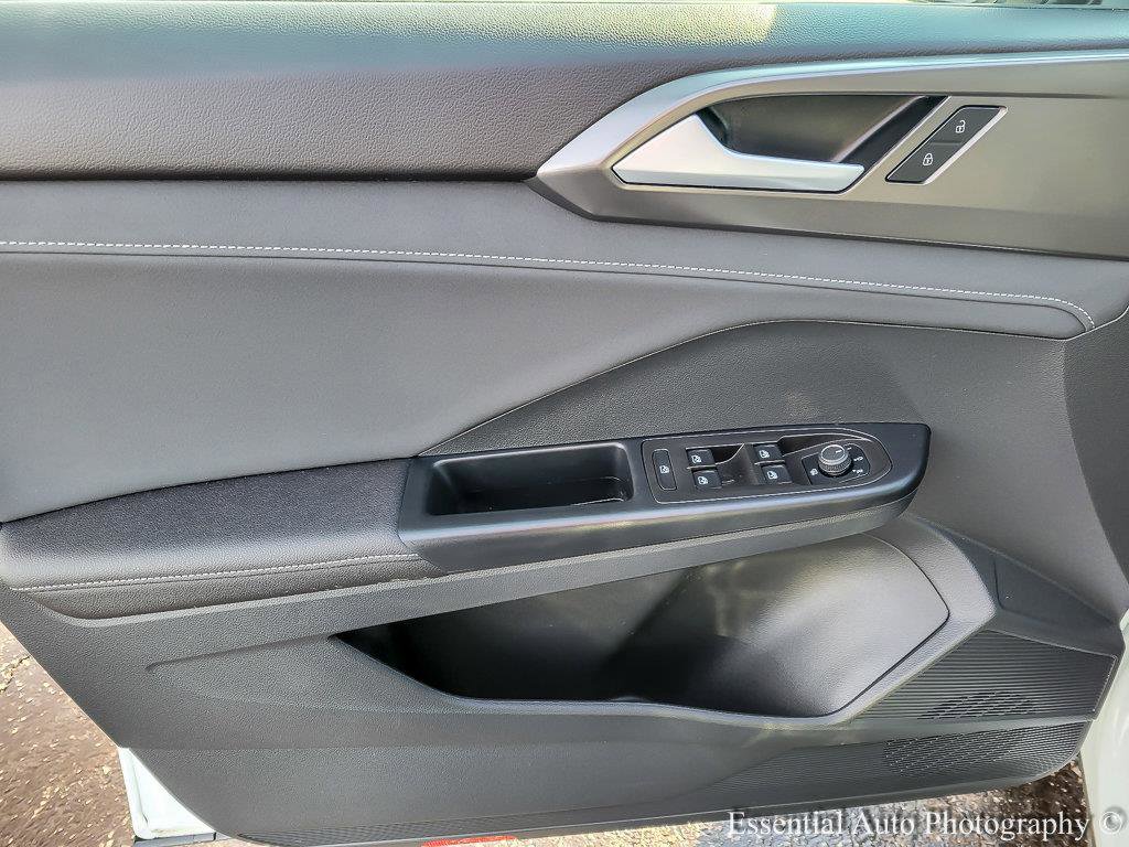 2025 VOLKSWAGEN TAOS - Image 16