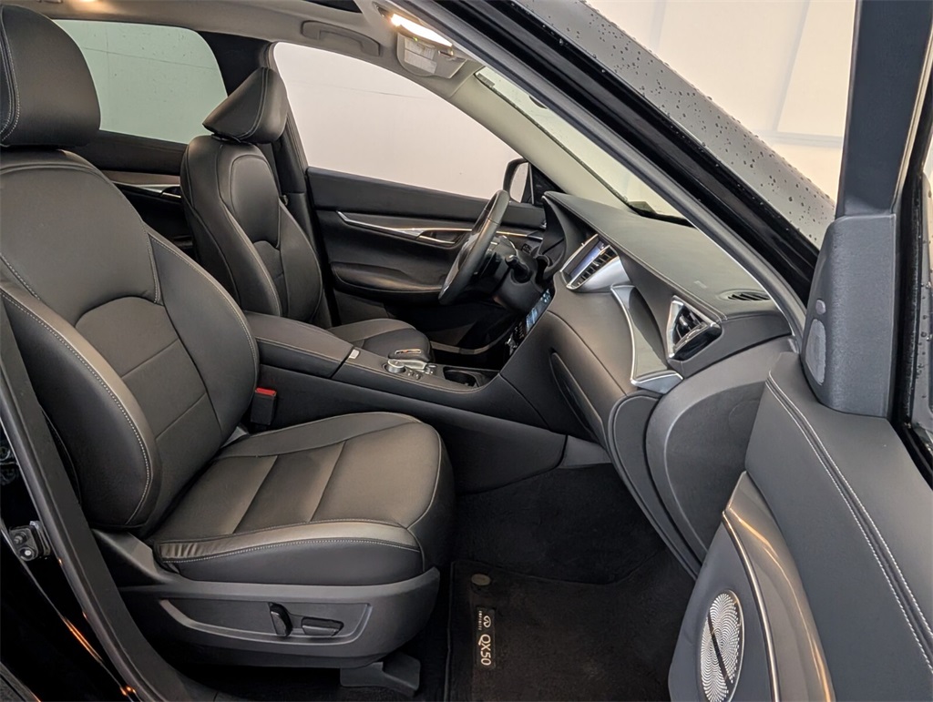 2025 Infiniti QX50 Luxe AWD photo 13