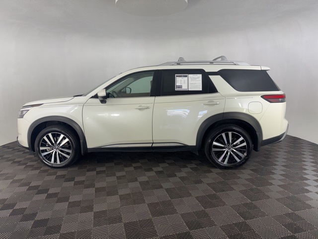 2024 Nissan Pathfinder Platinum photo 6