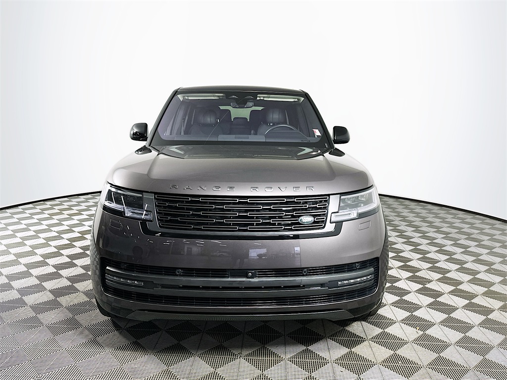 2023 Land Rover Range Rover SE photo 2