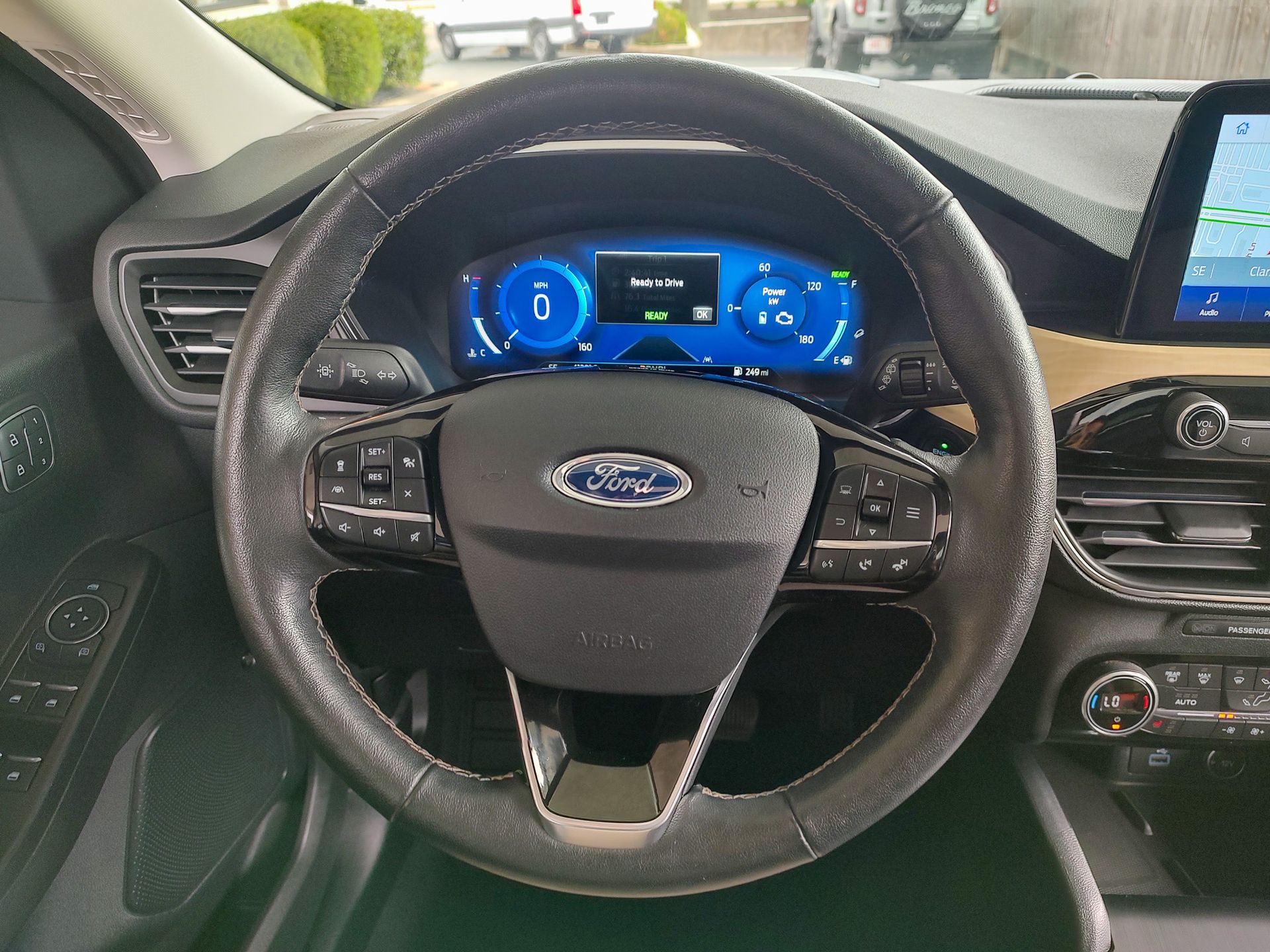 2021 Ford Escape Titanium Hybrid photo 18