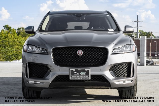 2020 Jaguar F-PACE Checkered Flag Edition photo 2