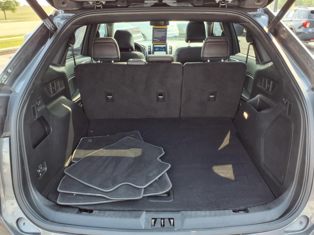 2022 Ford Edge ST photo 10