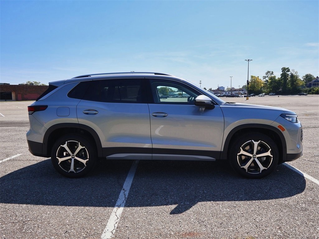 2025 Volkswagen Tiguan SE photo 5