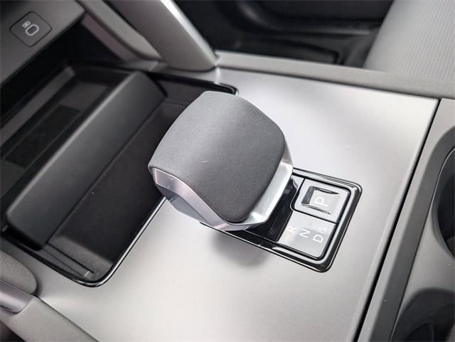 2025 Land Rover Discovery Sport S photo 11