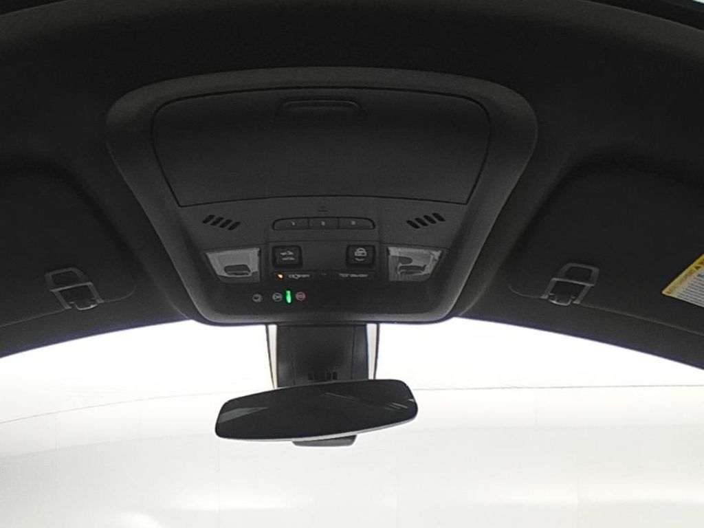2025 Cadillac XT6 Luxury photo 16