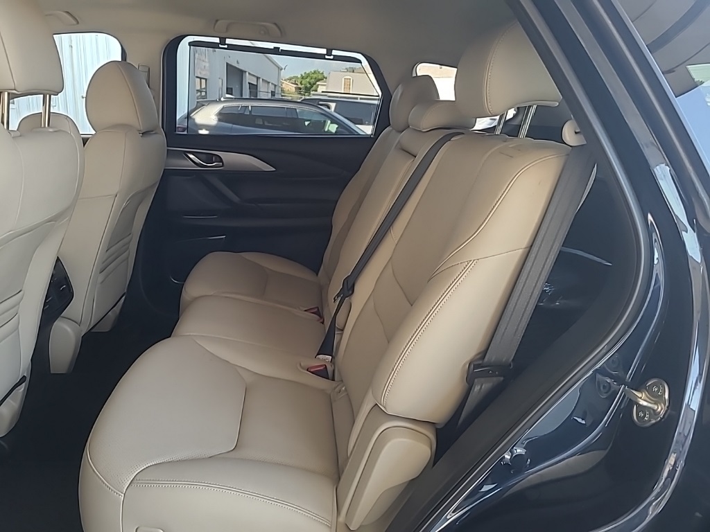 2022 Mazda CX-9 Touring photo 8