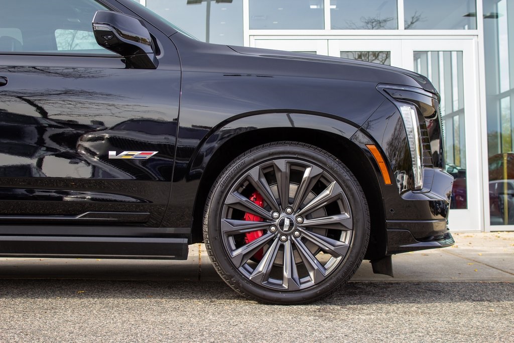 2025 Cadillac Escalade V-Series photo 4