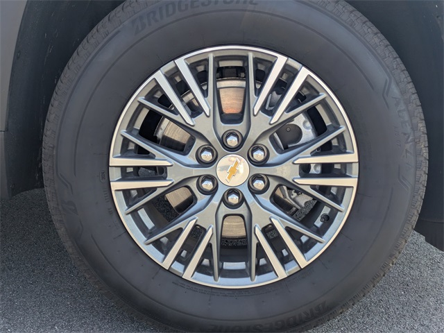 2025 Chevrolet Traverse photo 11