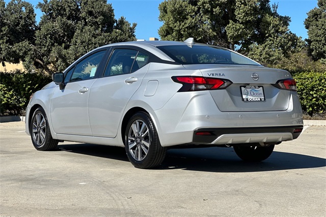 2023 Nissan Versa 1.6 SV photo 7