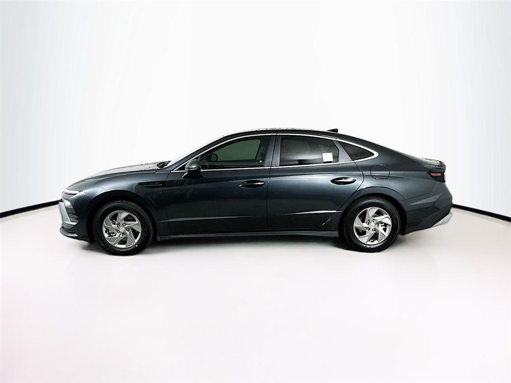 2025 Hyundai Sonata SE photo 3