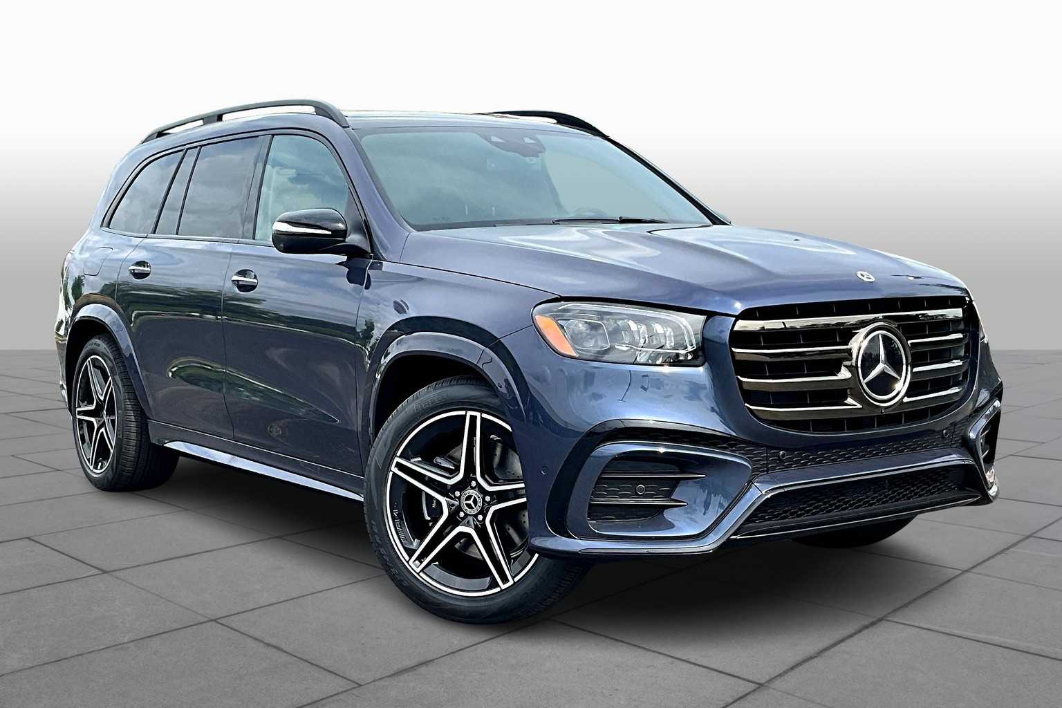 2025 Mercedes Benz GLS 450 4MATIC photo 2
