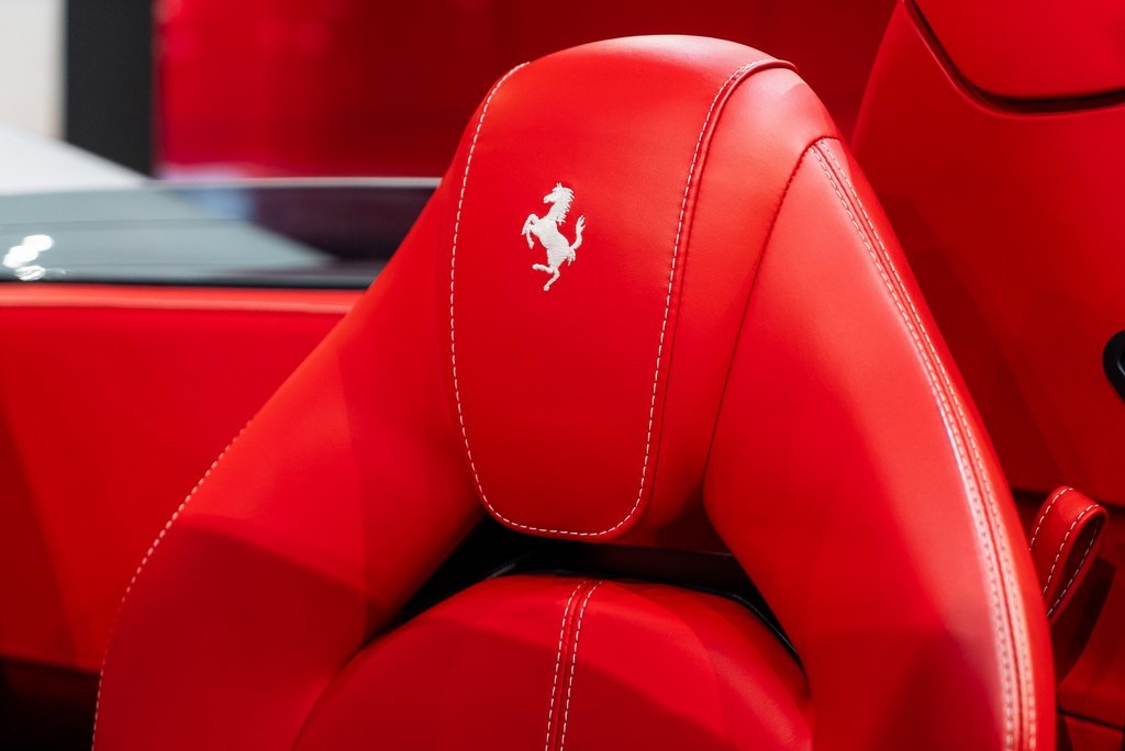 2023 Ferrari F8 Spider Base photo 6