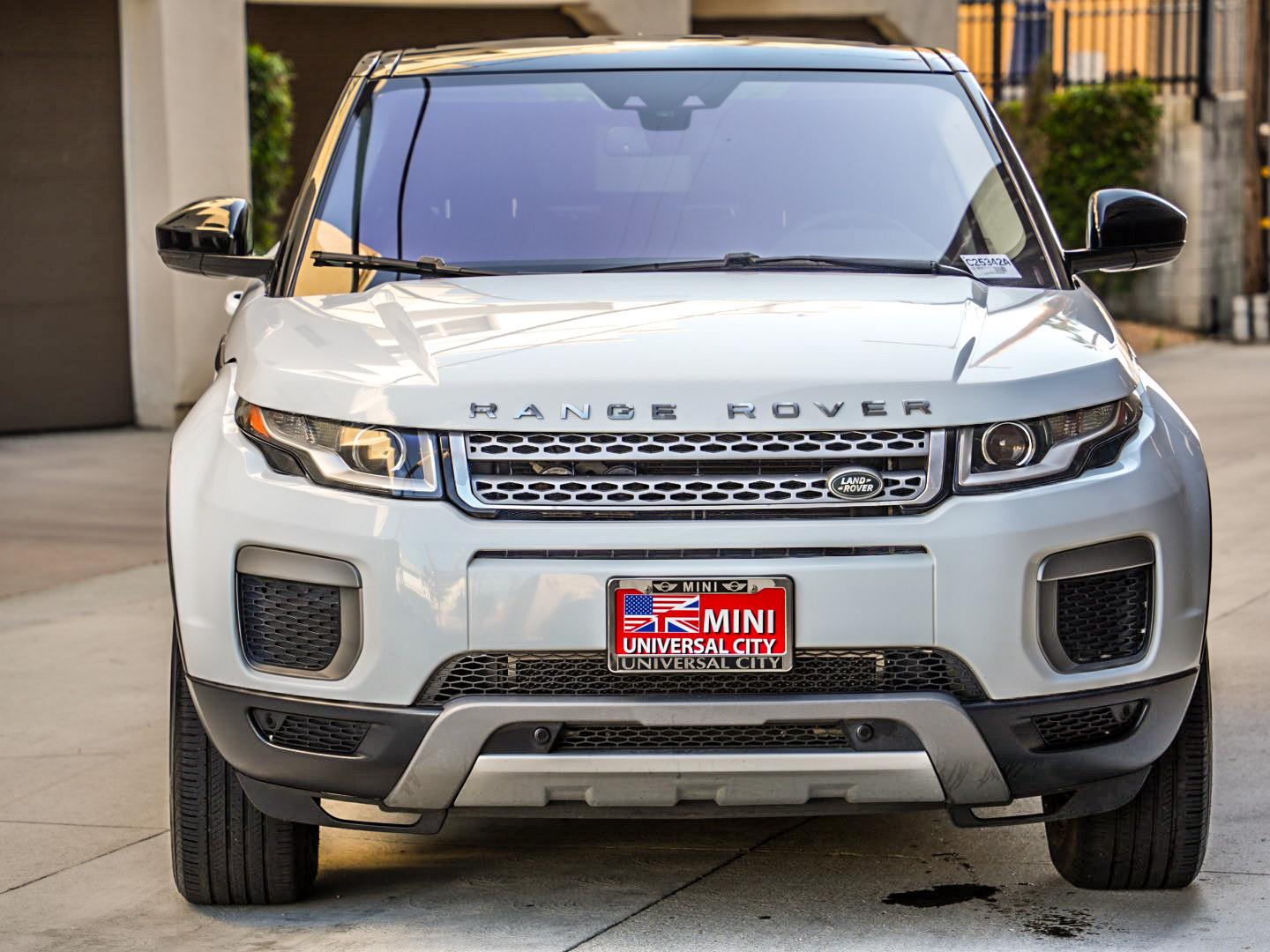 2017 Land Rover Range Rover Evoque SE photo 2