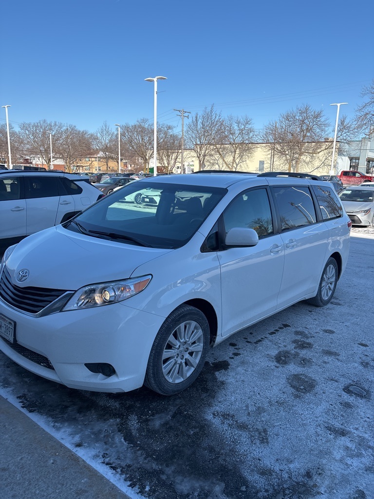 2014 Toyota Sienna LE