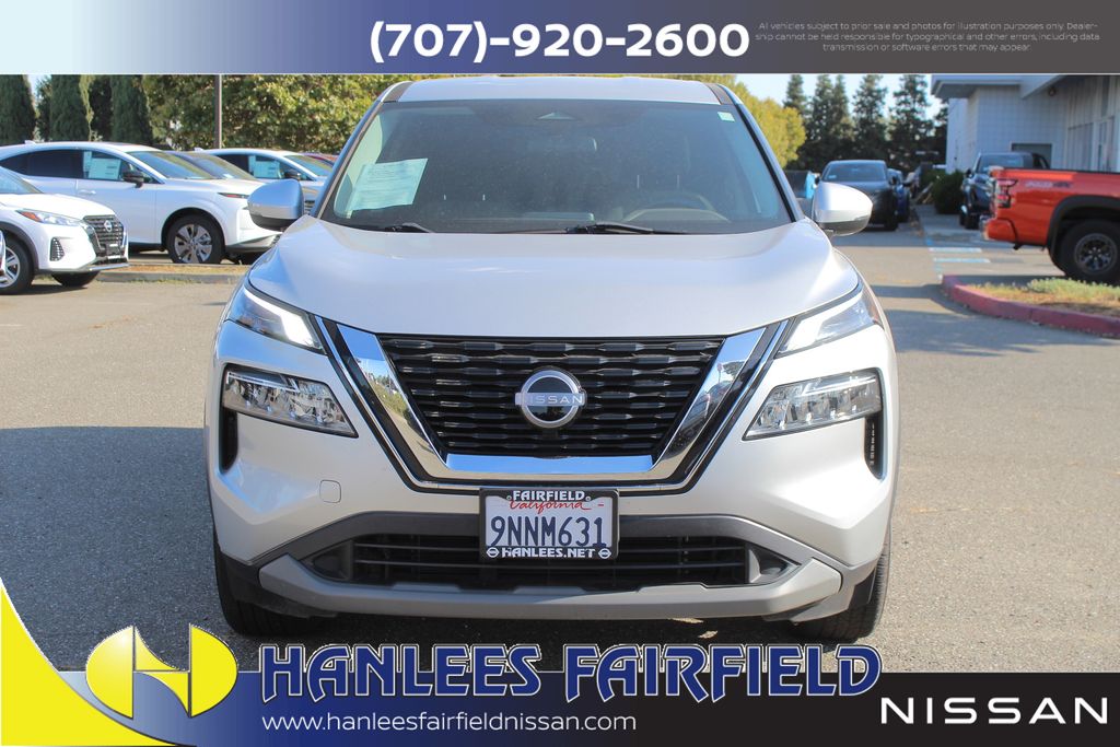 2022 Nissan Rogue SV photo 2