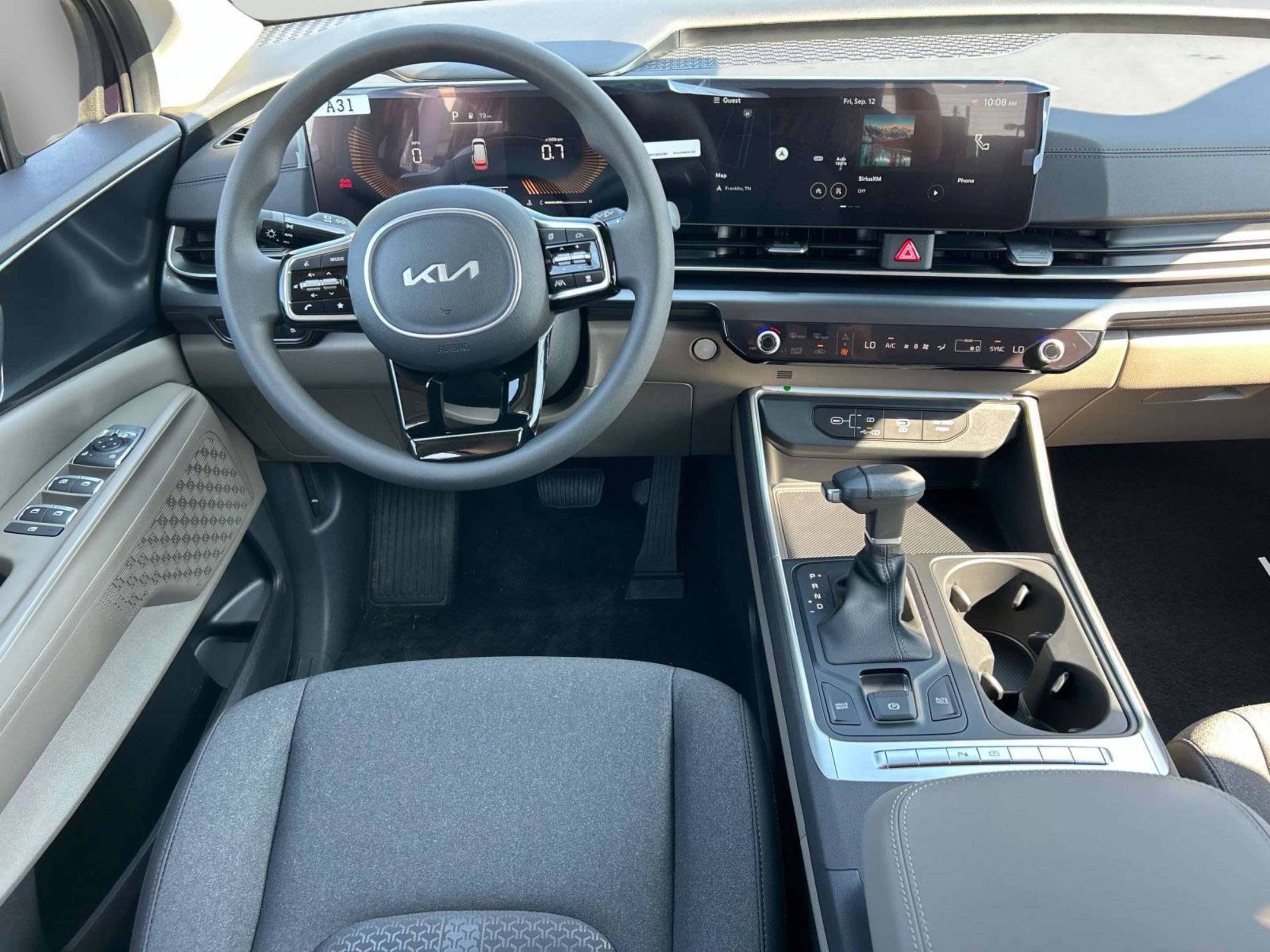 2026 Kia Carnival LX photo 12