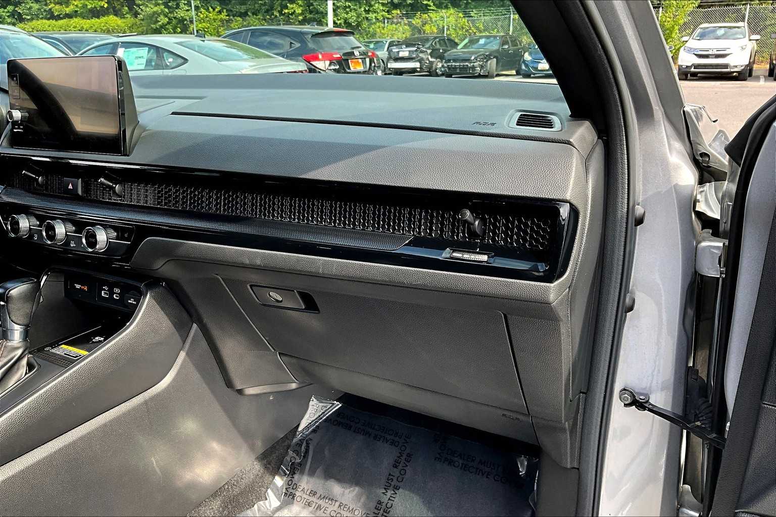 2023 Honda CR-V Hybrid Sport Touring photo 18