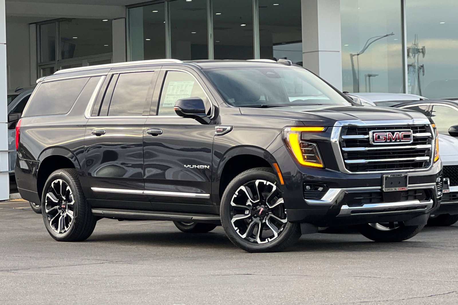 2026 Gmc Yukon XL photo 2