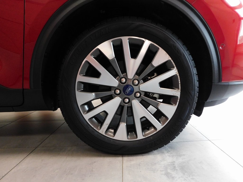 2020 Ford Escape Titanium photo 11