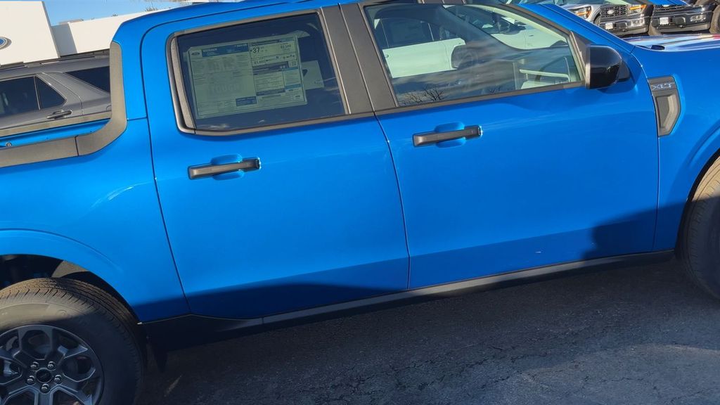 2025 Ford Maverick XLT photo 3