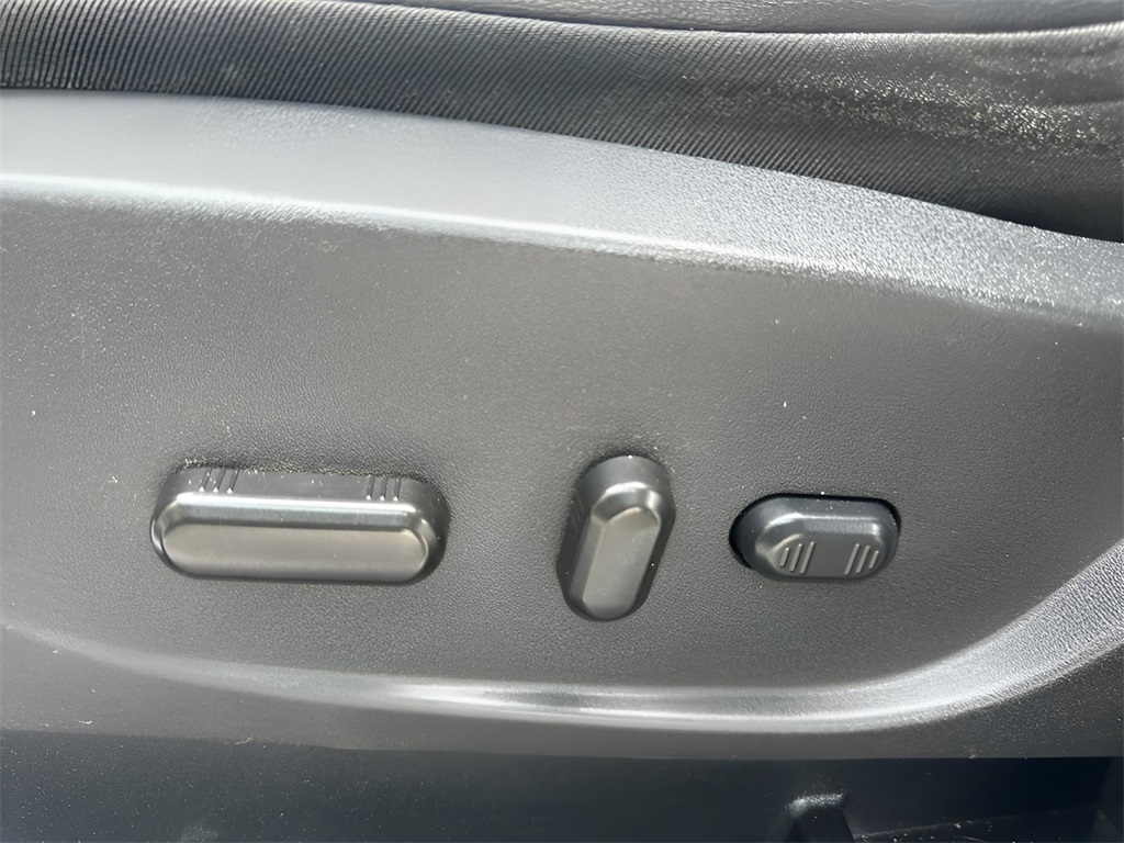 2019 Ford Escape Titanium photo 21