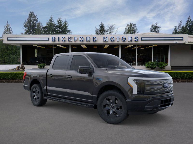 2025 Ford F-150 Lightning Lariat photo 5