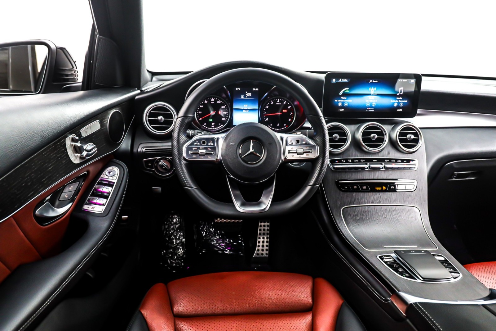 2020 Mercedes Benz GLC 300 photo 4