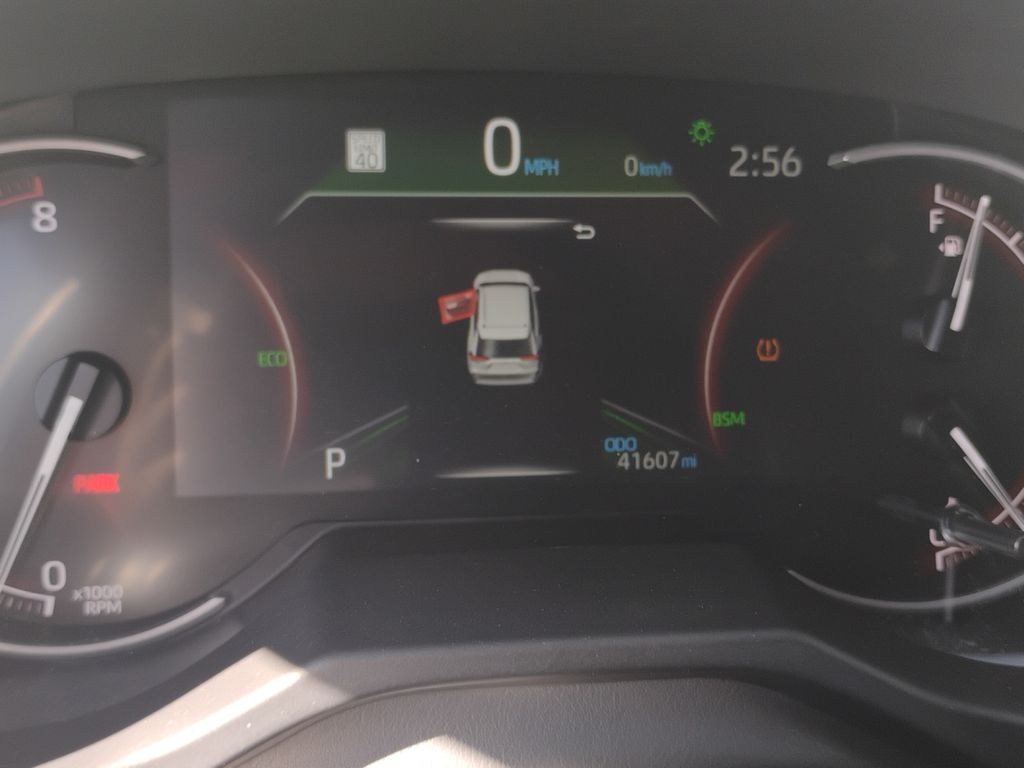 2024 Toyota RAV4 XLE photo 10