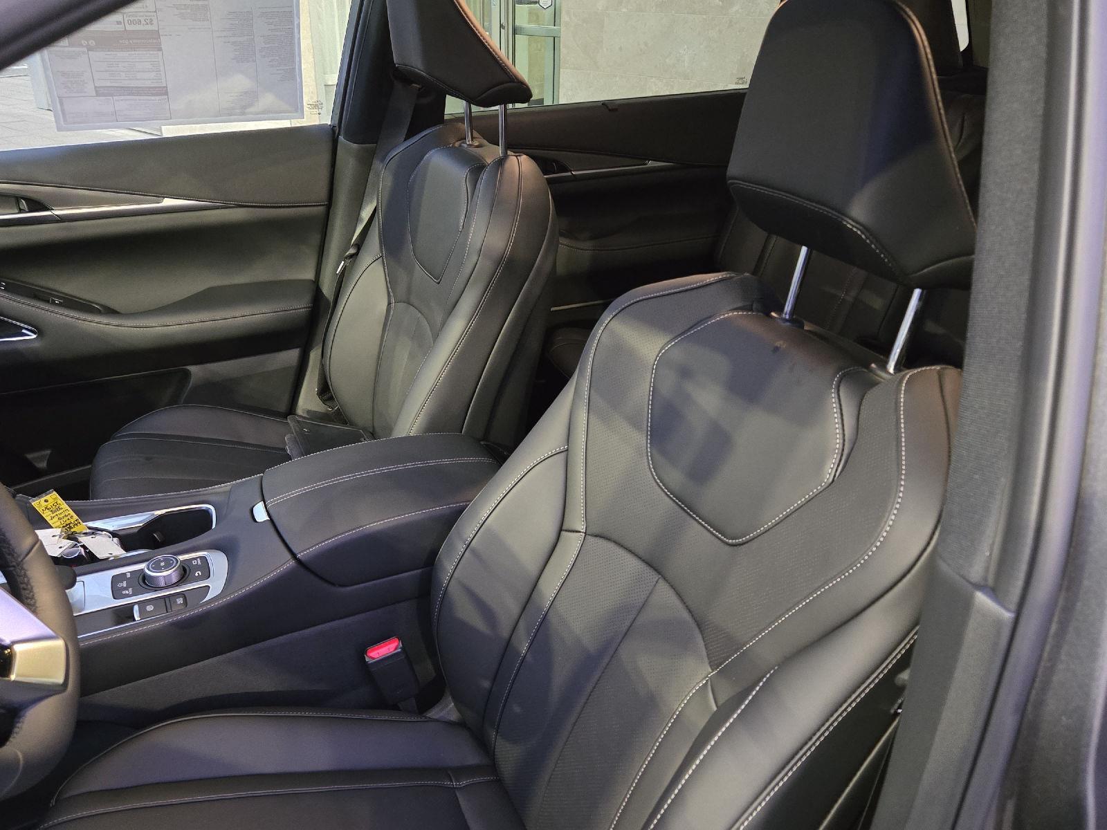 2026 Infiniti QX60 Luxe photo 7