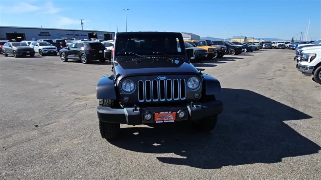2016 Jeep Wrangler Unlimited Sahara photo 3