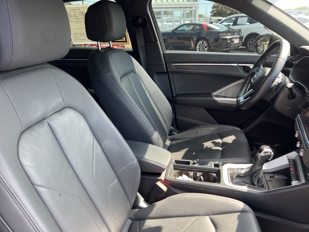 2021 Audi Q3 S line Premium Plus photo 32
