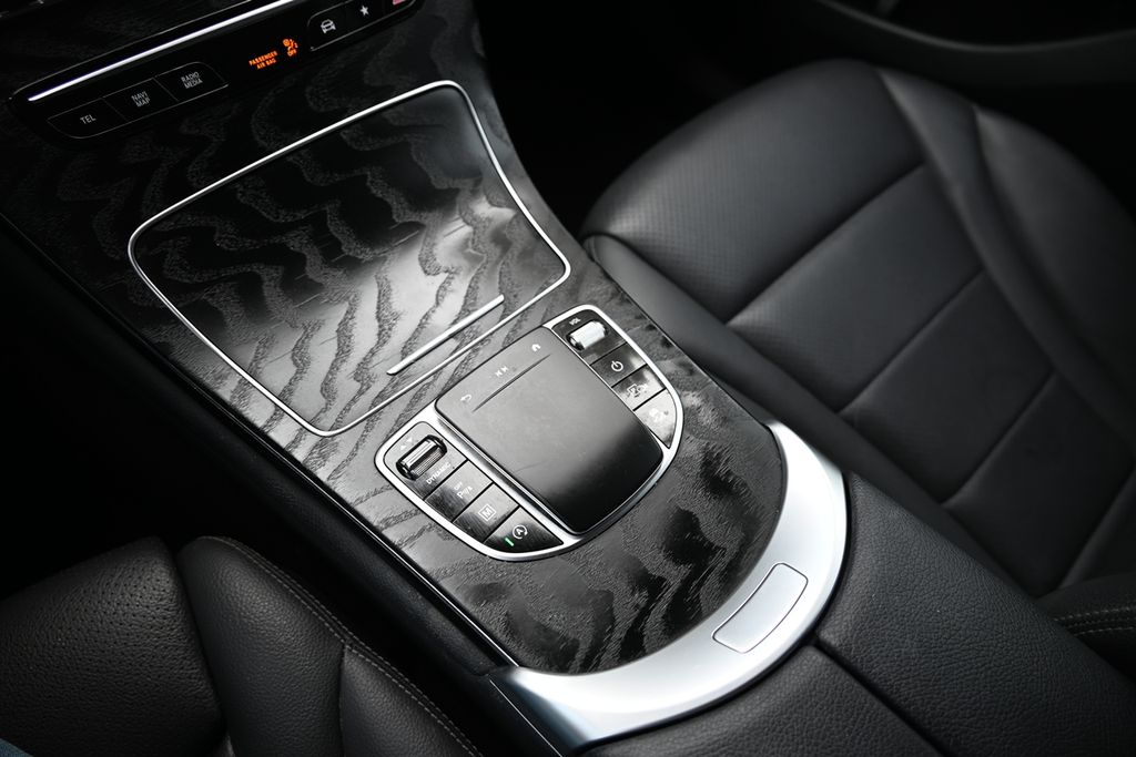 2021 Mercedes Benz GLC 300 photo 20