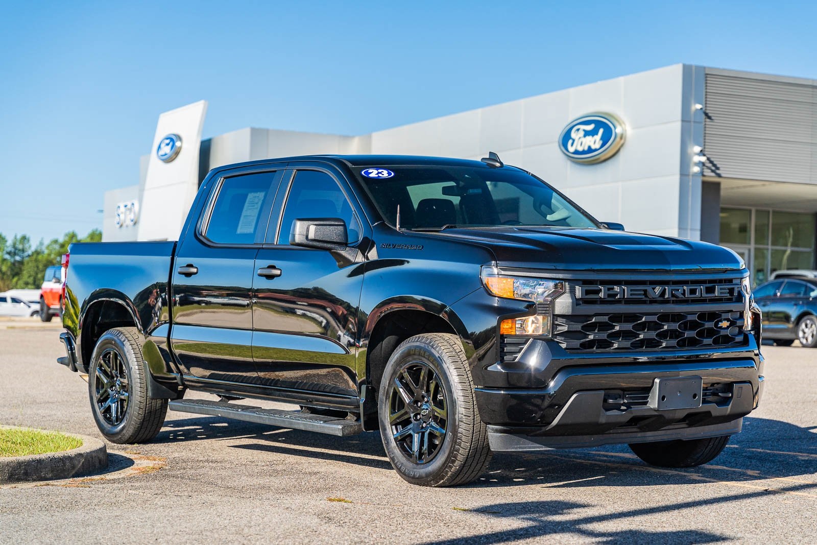 2023 Chevrolet Silverado 1500 Custom's photo