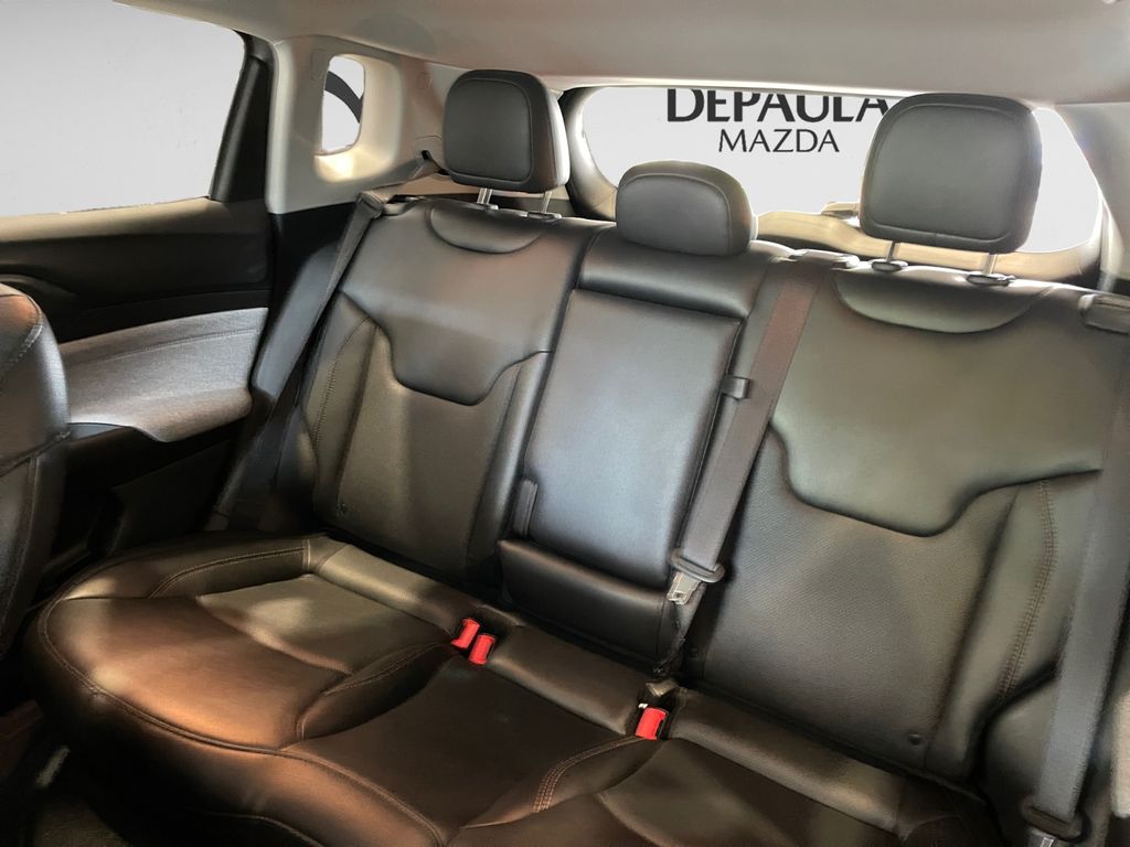 2022 Jeep Compass Latitude Lux photo 13
