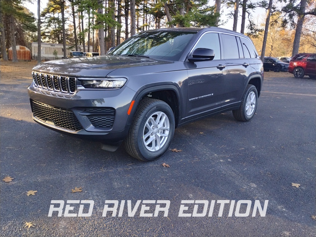 2025 Jeep Grand Cherokee Laredo's photo