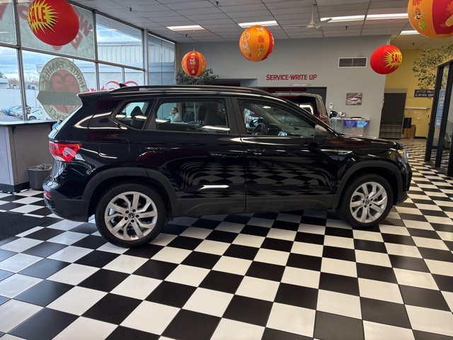 2023 Volkswagen Taos S photo 2