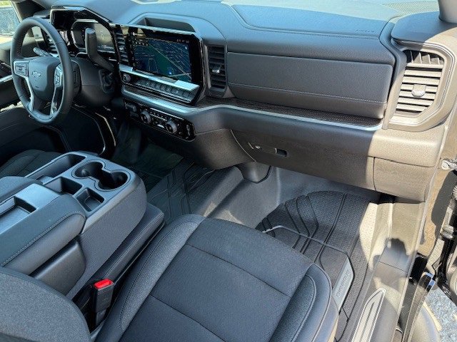 2026 Chevrolet Silverado RST photo 16