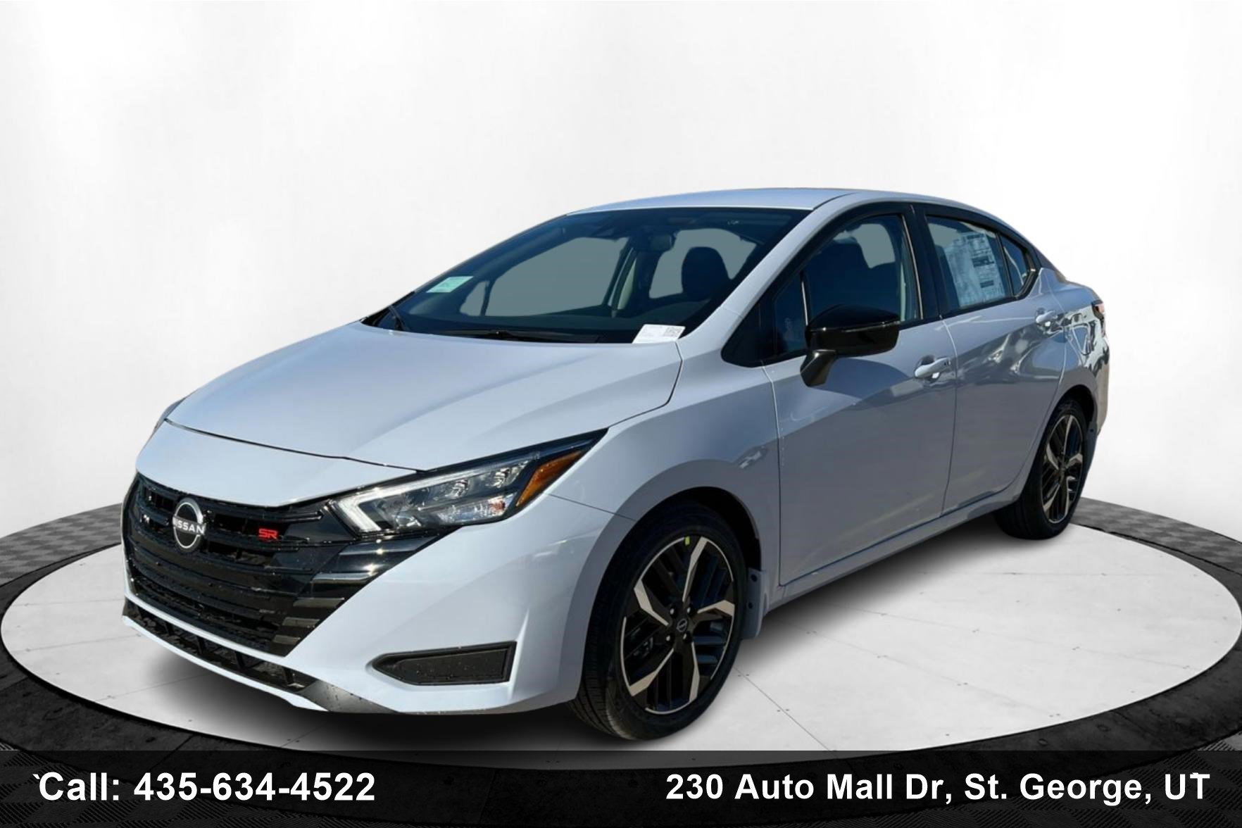 2025 Nissan Versa Sedan SR's photo