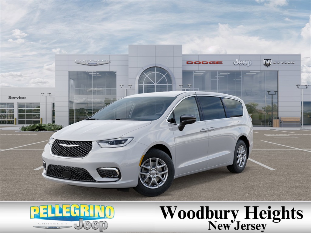 2026 Chrysler Pacifica Select's photo