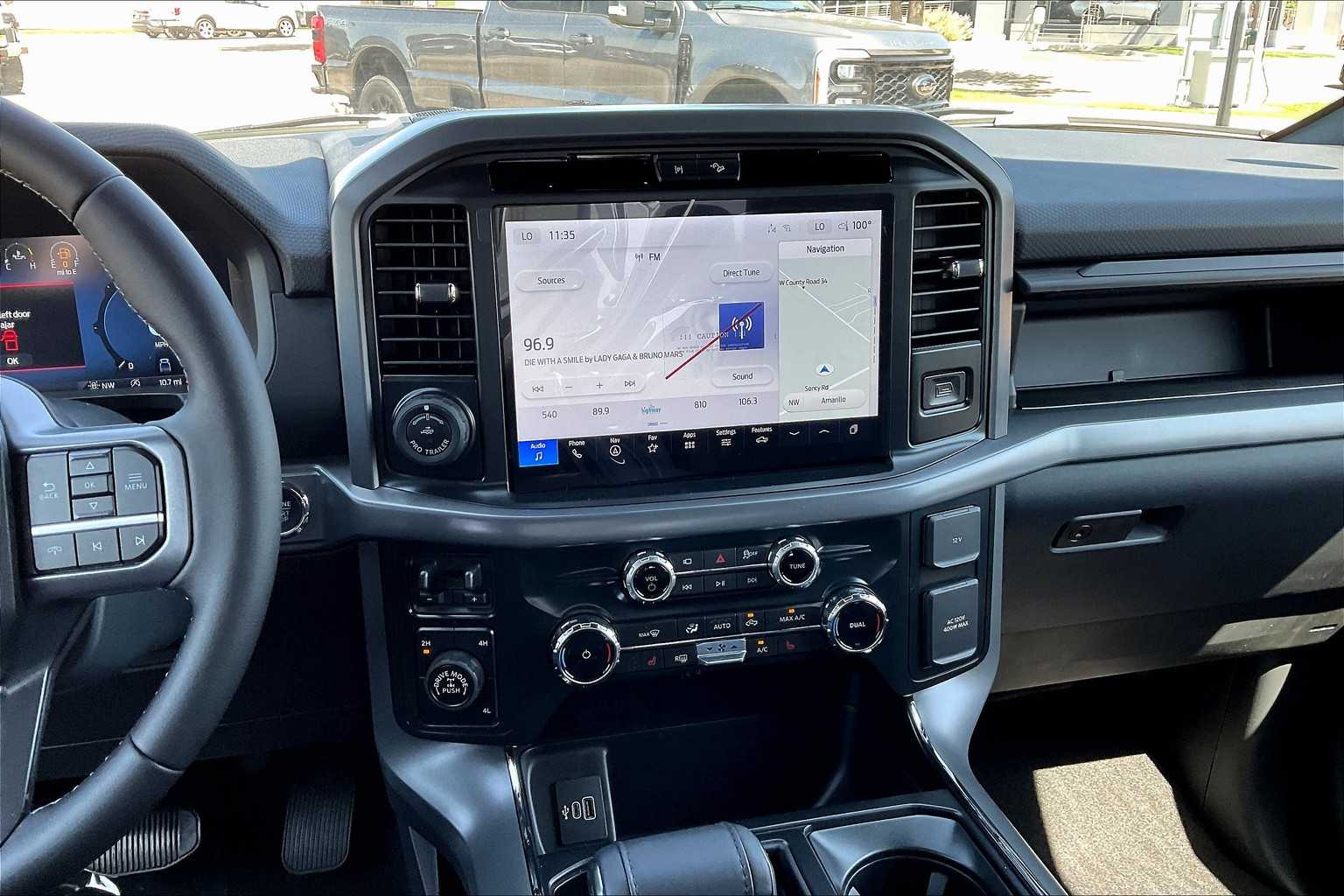 2025 Ford F-150 XLT photo 6