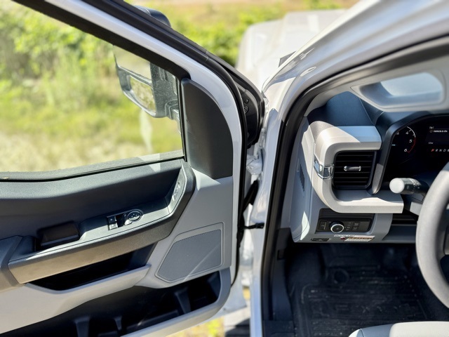 2025 Ford F-550 XL photo 9