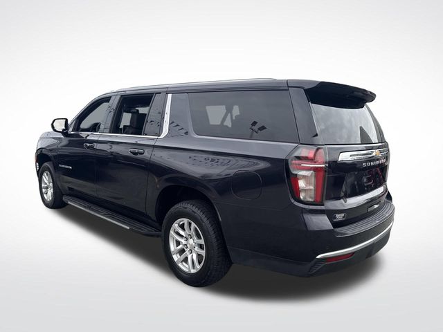 2024 Chevrolet Suburban LT photo 2