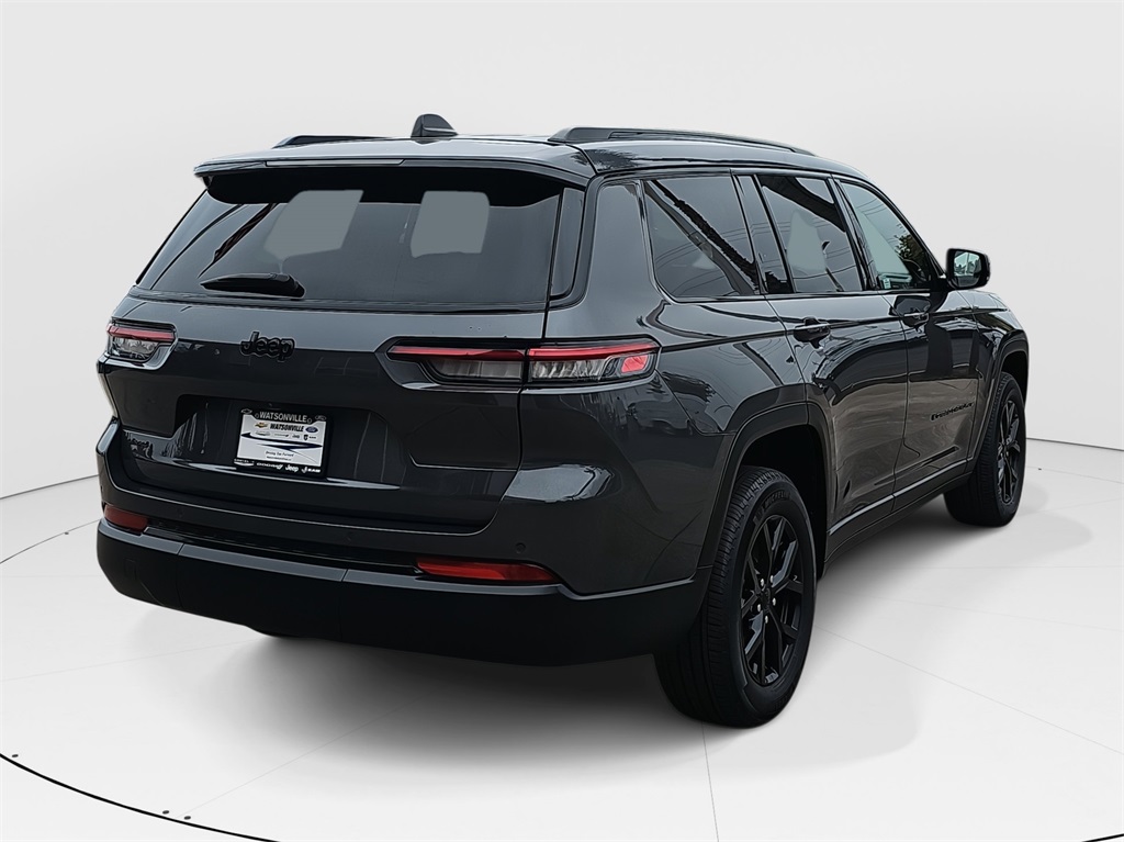 2024 Jeep Grand Cherokee Altitude photo 3