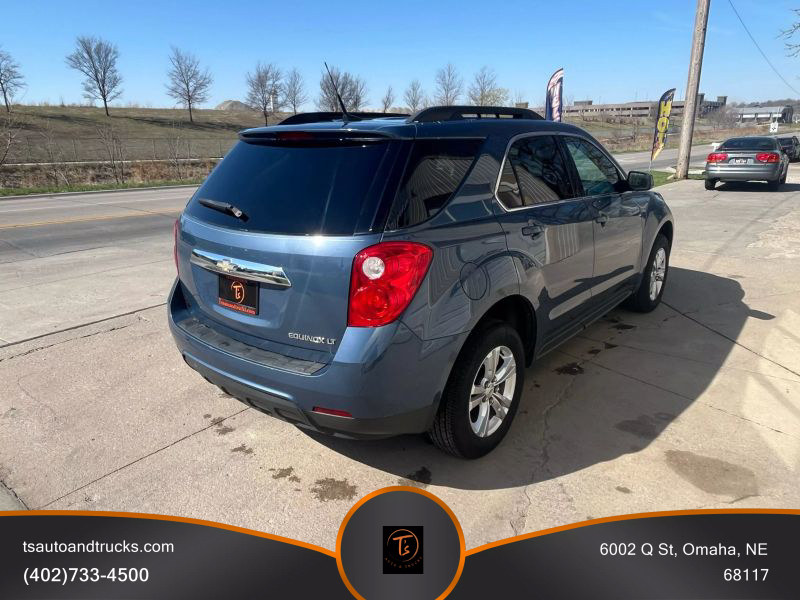 2011 Chevrolet Equinox LT photo 4