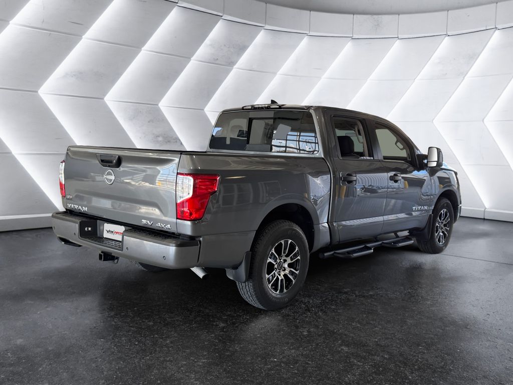 2024 Nissan Titan SV photo 4