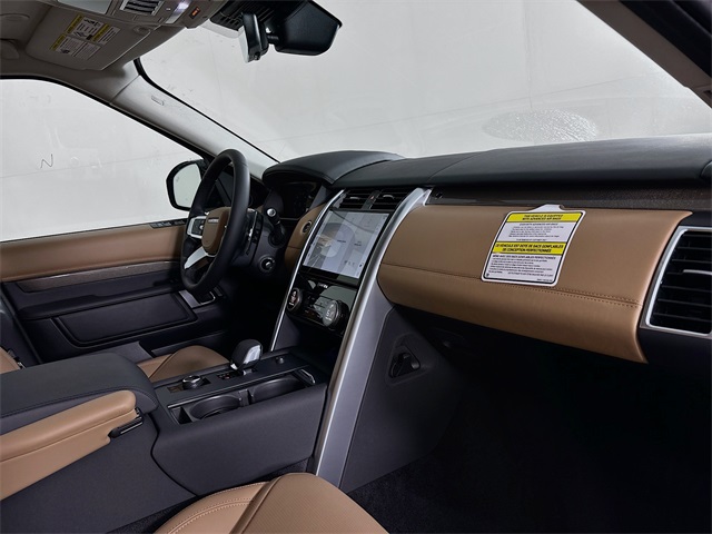2025 Land Rover Discovery Metropolitan Edition photo 27